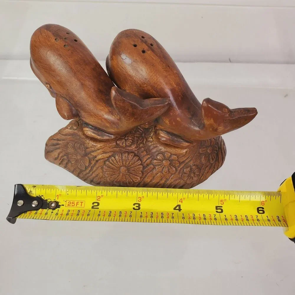 Vintage‎ Treasure Craft Salt Pepper Shaker SeaWorld Whales Orca Ceramic Wood HN